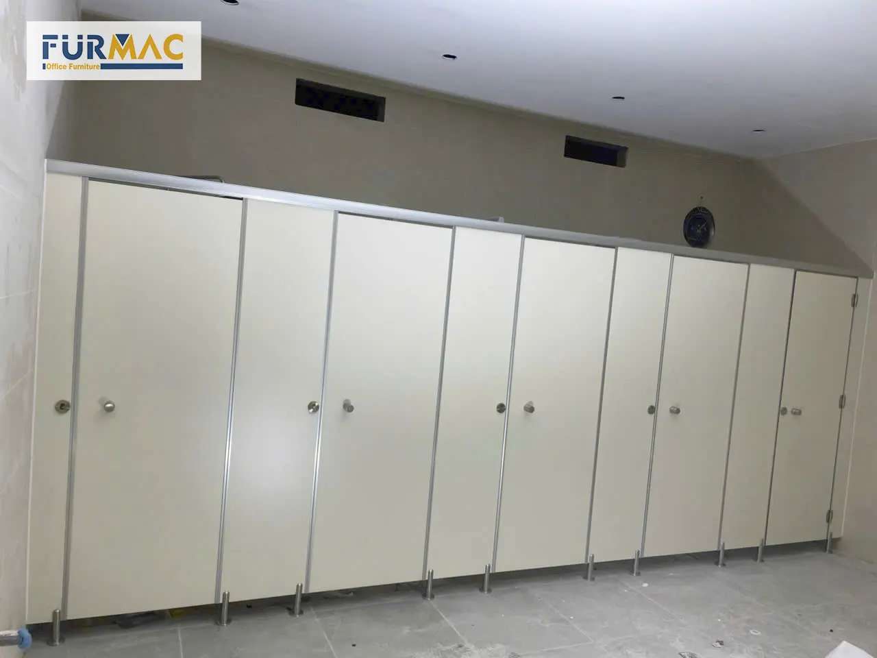 Thi công vách ngăn vệ sinh cho nhà hàng trọn gói giá số 1