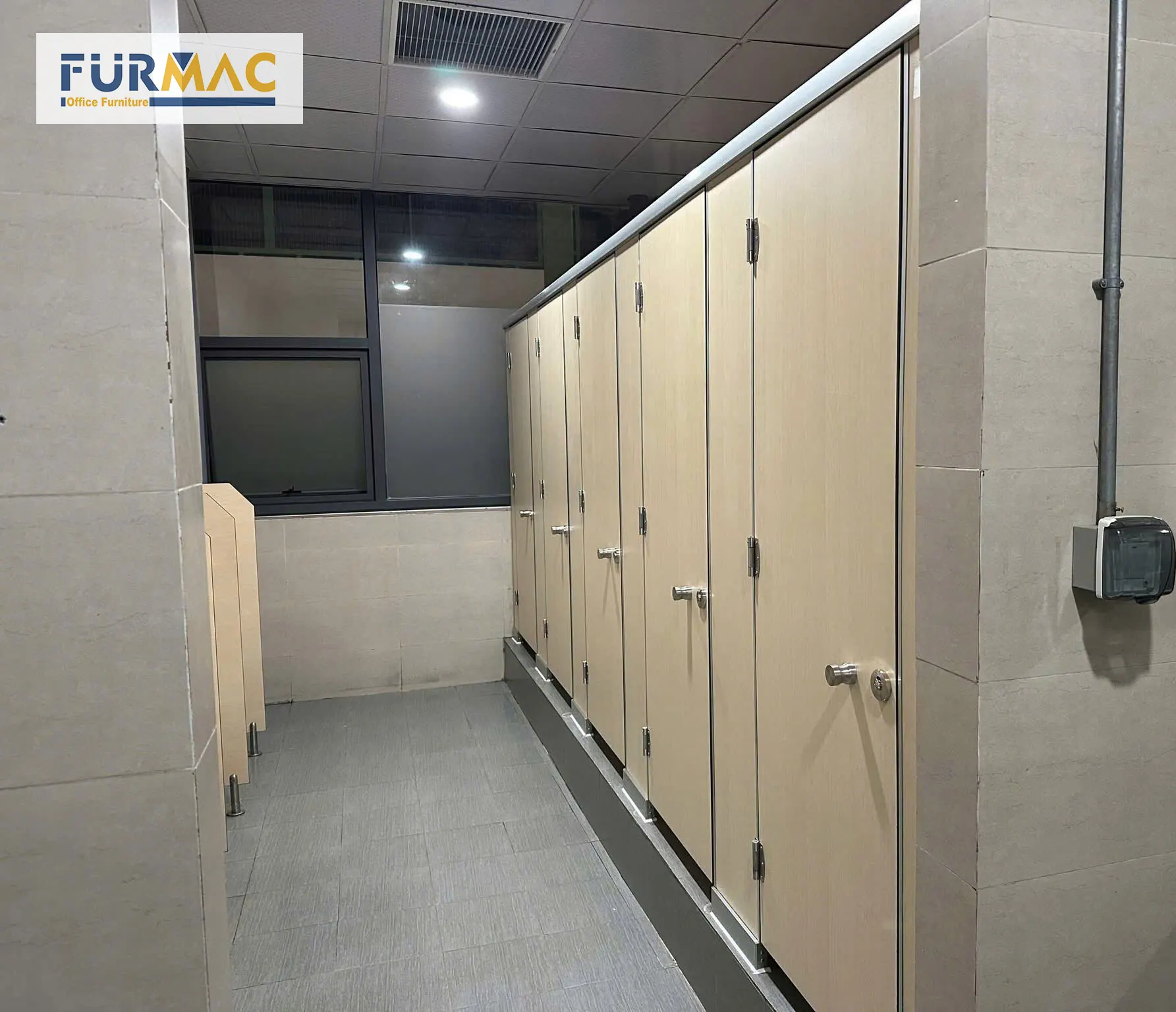 Vách vệ sinh chịu nước nào tốt nhất? Tốt và tiết kiệm chi phí nhất?