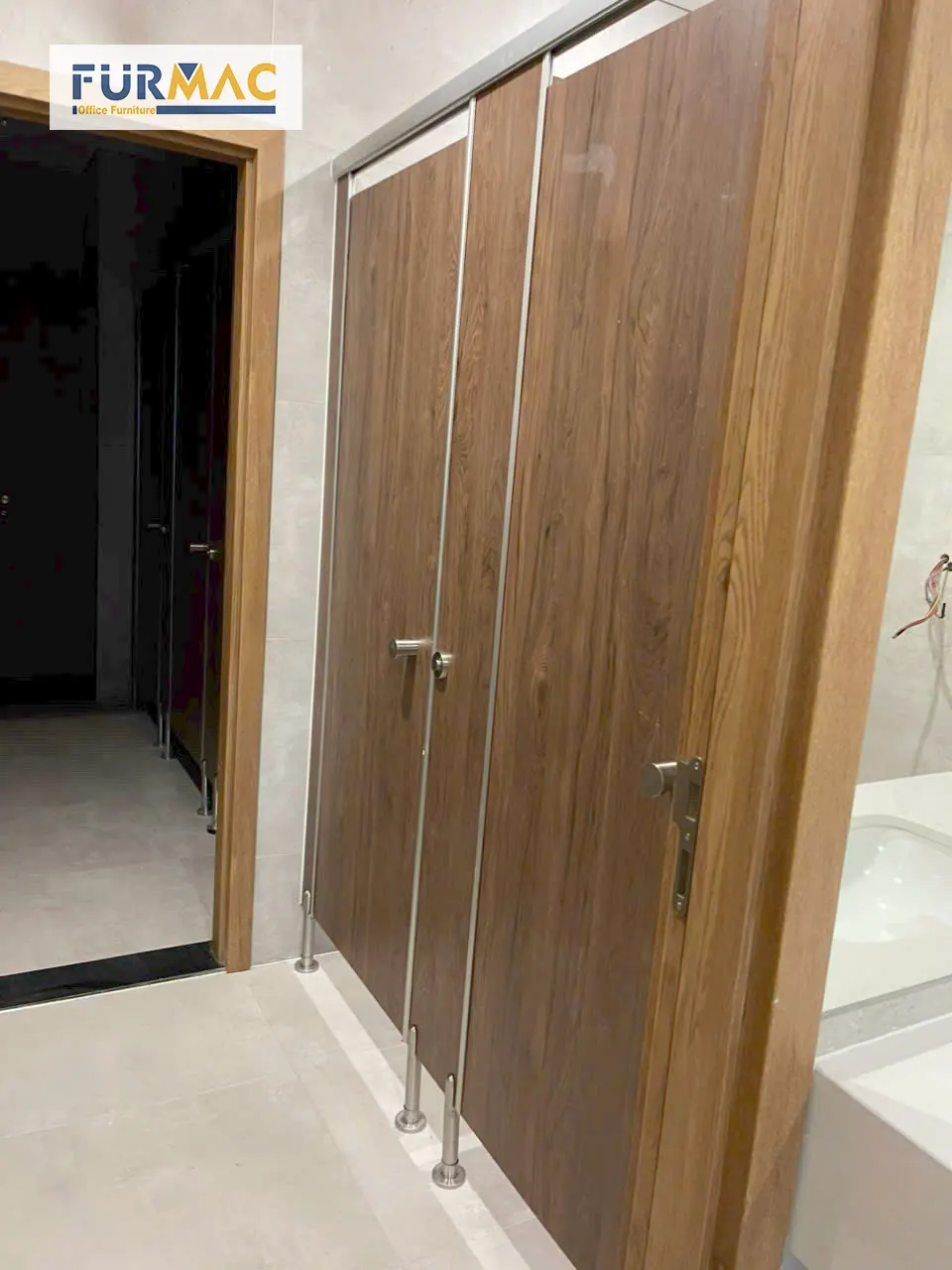 Furmac thi công vách ngăn vệ sinh tại Bắc Ninh cho nhiều nhà máy