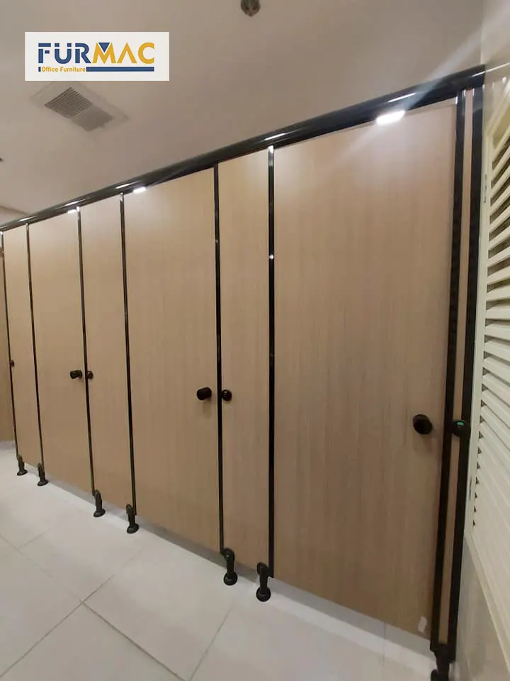 Vách ngăn vệ sinh giá rẻ tại Hà Nội chỉ 600k/m2