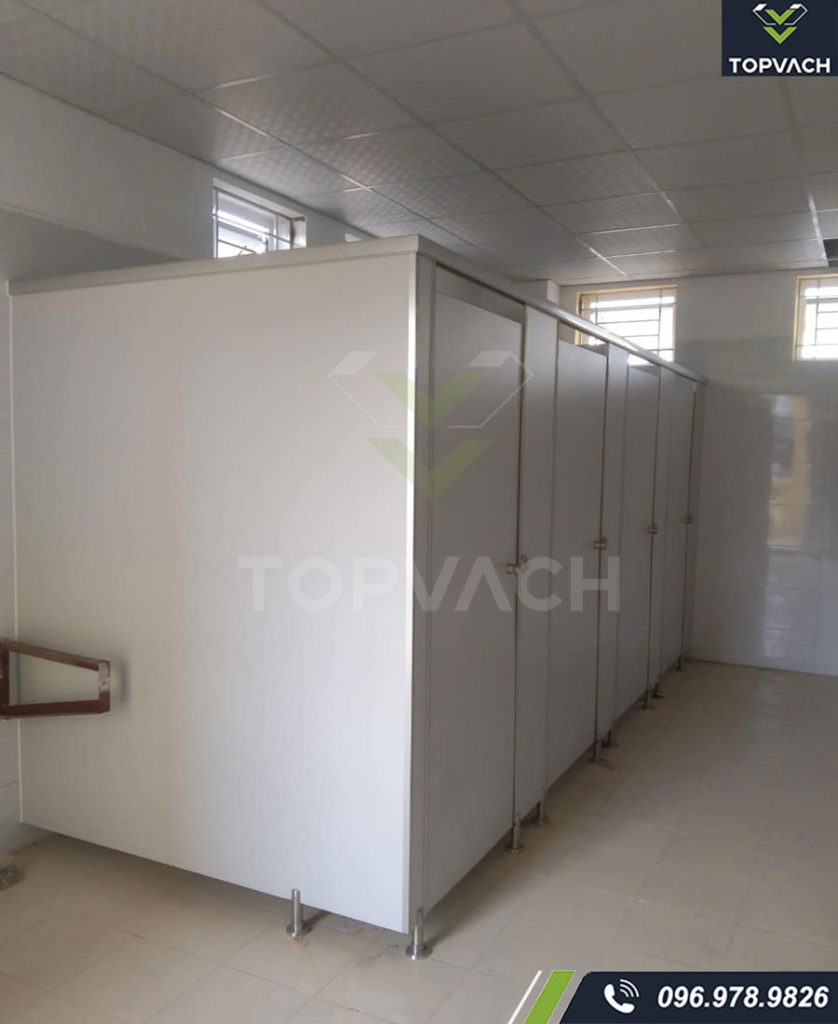 Thi công 400m2 vách ngăn vệ sinh compact cho công ty PST VINA