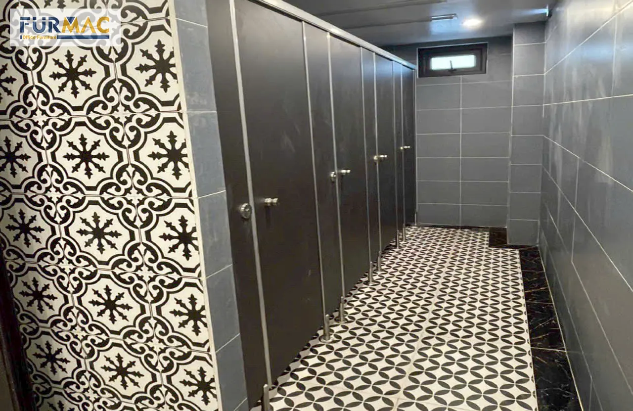 Lắp đặt 100m2 vách ngăn vệ sinh Compact cho Tam Đa Quán