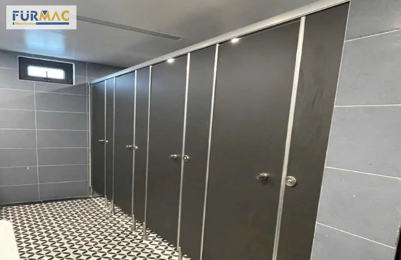 Lắp đặt 100m2 vách ngăn vệ sinh Compact cho Tam Đa Quán