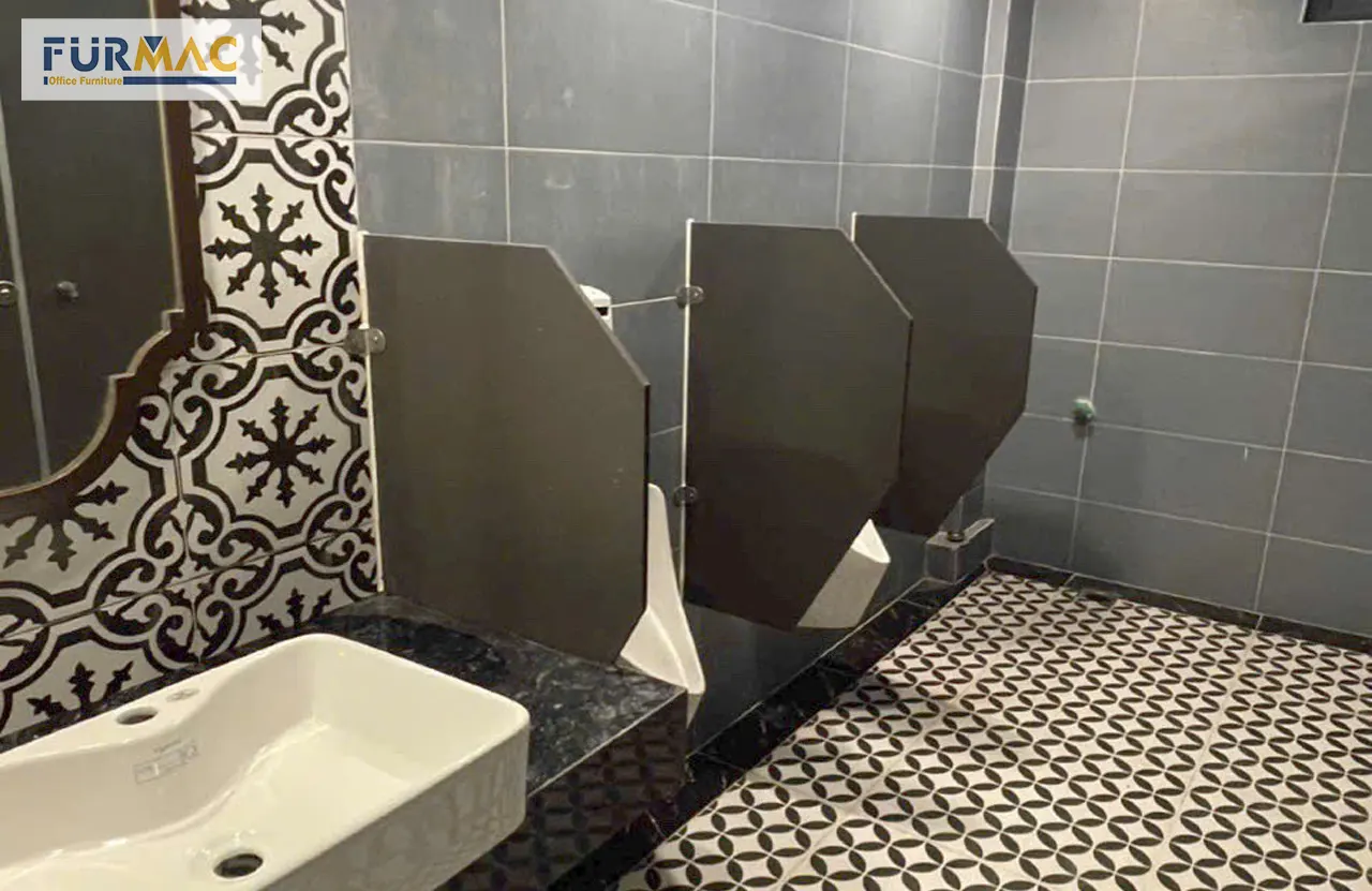 Lắp đặt 100m2 vách ngăn vệ sinh Compact cho Tam Đa Quán