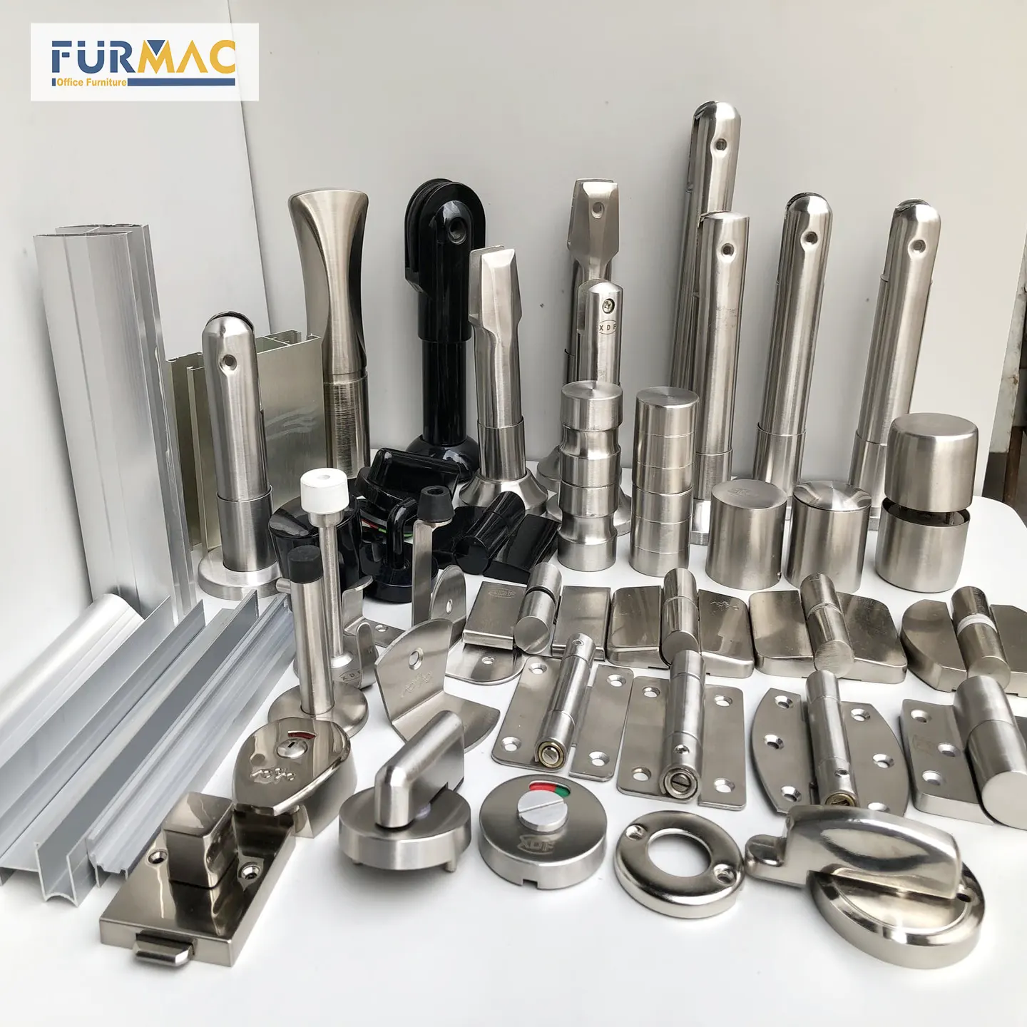 Phụ kiện vách ngăn vệ sinh inox đồng bộ