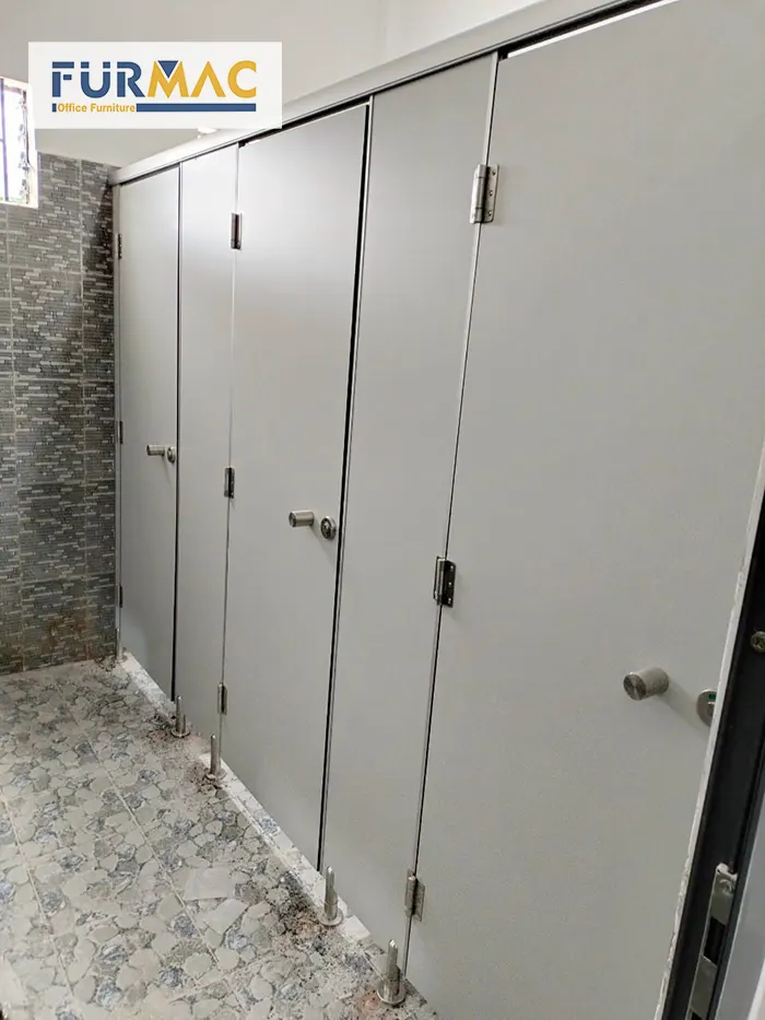Tất tần tật thông tin bạn phải biết về vách ngăn vệ sinh - Furmac