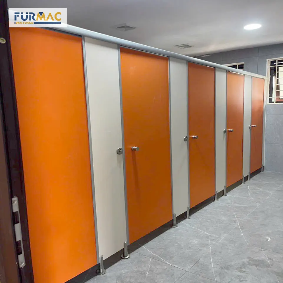 Vách ngăn vệ sinh Compact HPL chịu nước chính hãng